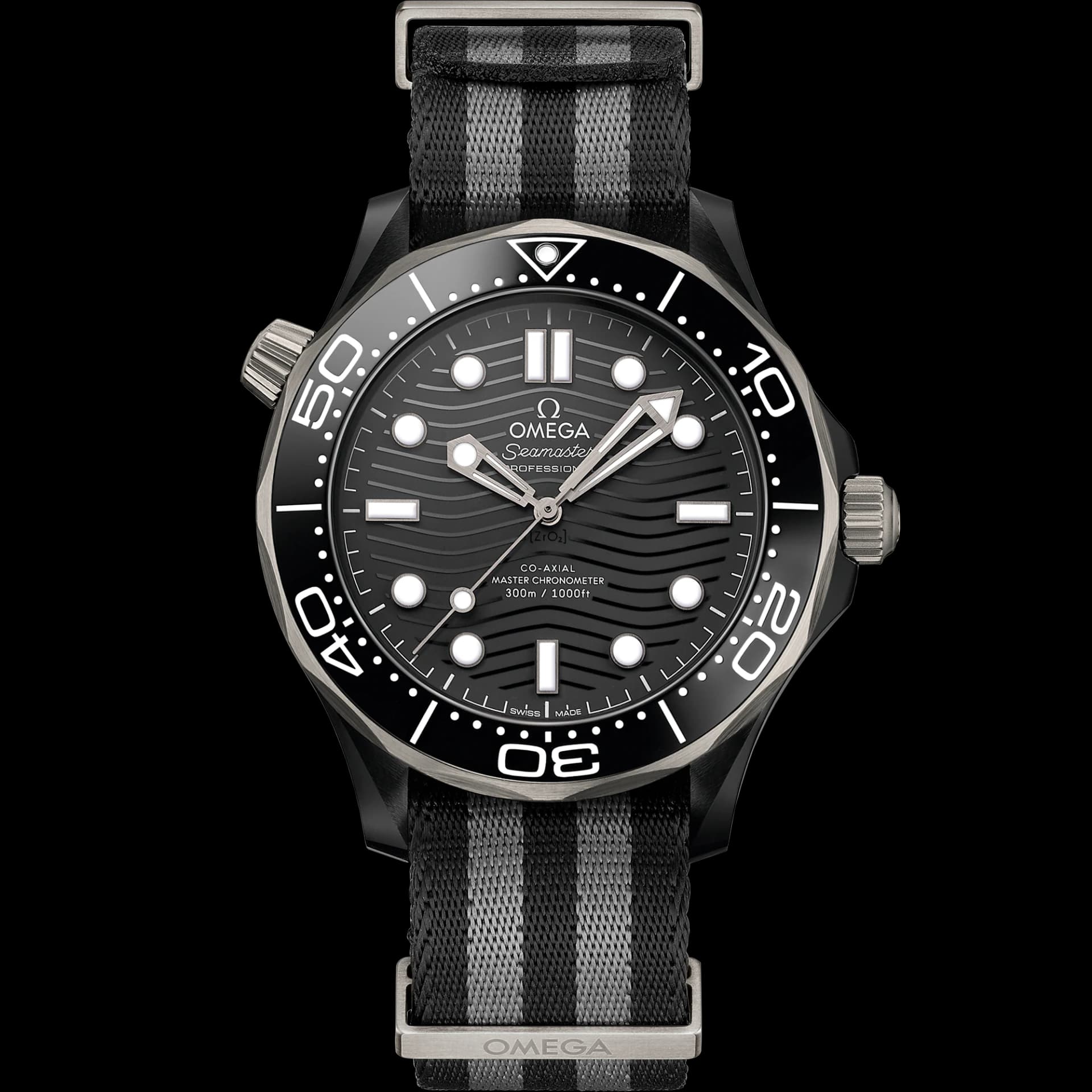 Omega Seamaster 43,5 mm, céramique noire sur bracelet NATO