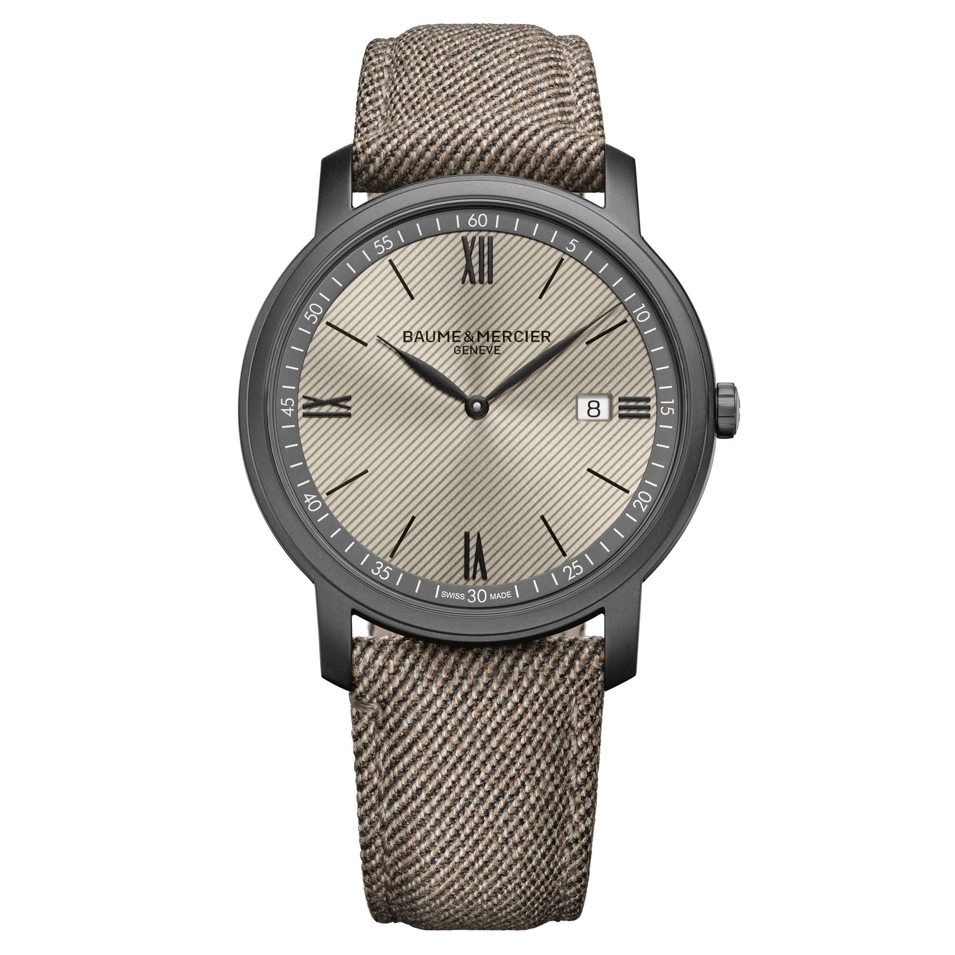 Baume & Mercier Montre Baume et Mercier Classima quartz cadran sable bracelet tissu beige 42 mm