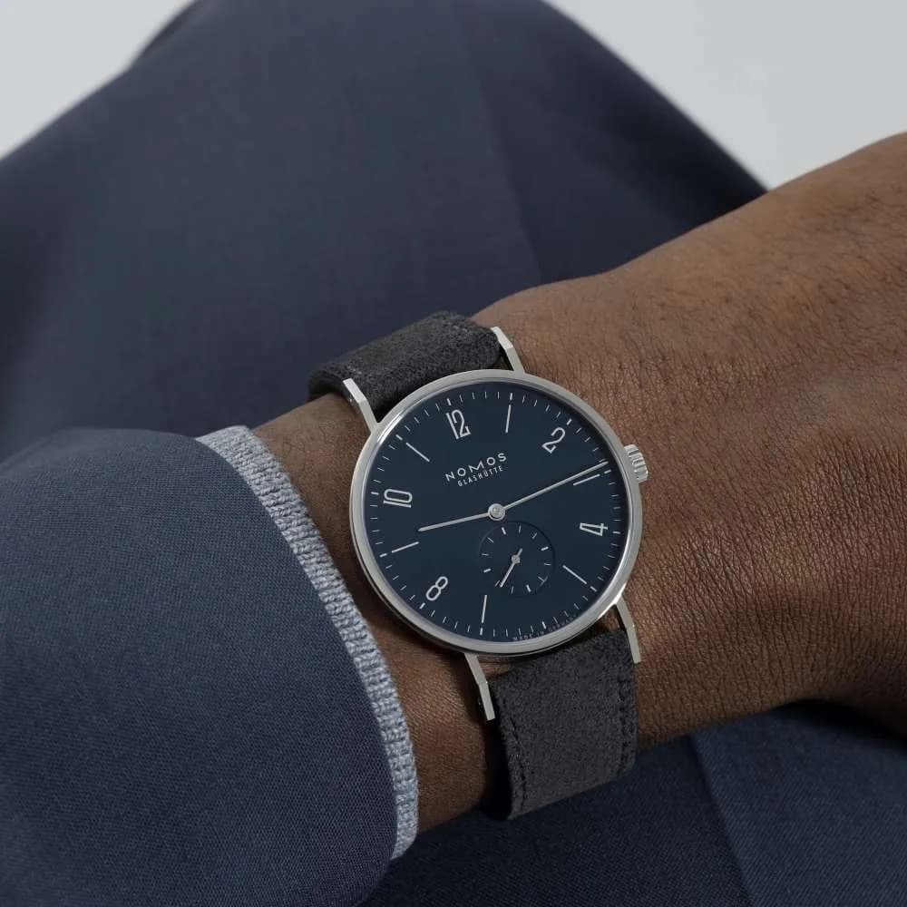 Nomos Tangente 38 bleu nuit