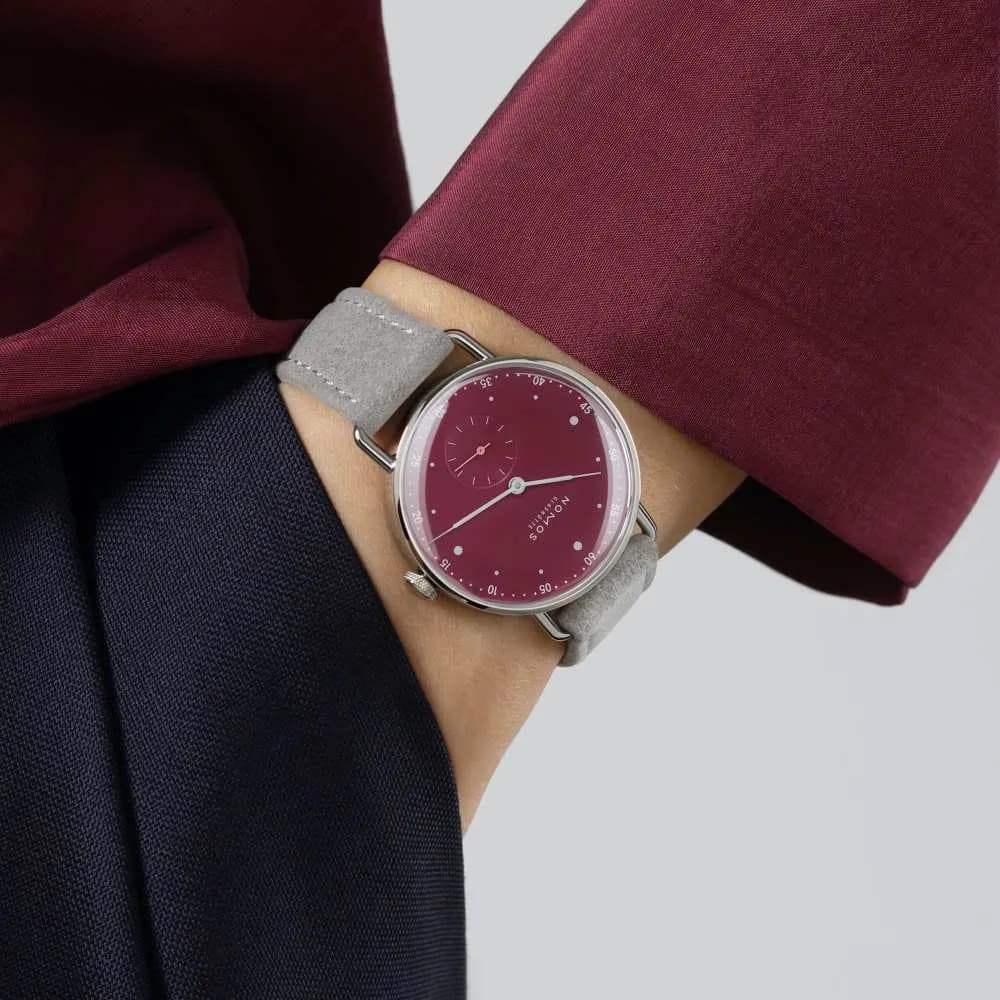 Nomos Metro 33 Muted Red