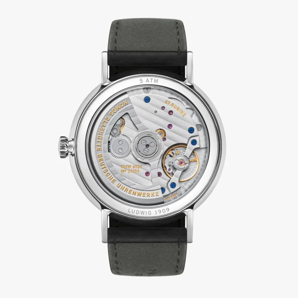 Nomos Ludwig Neomatik 41 Date
