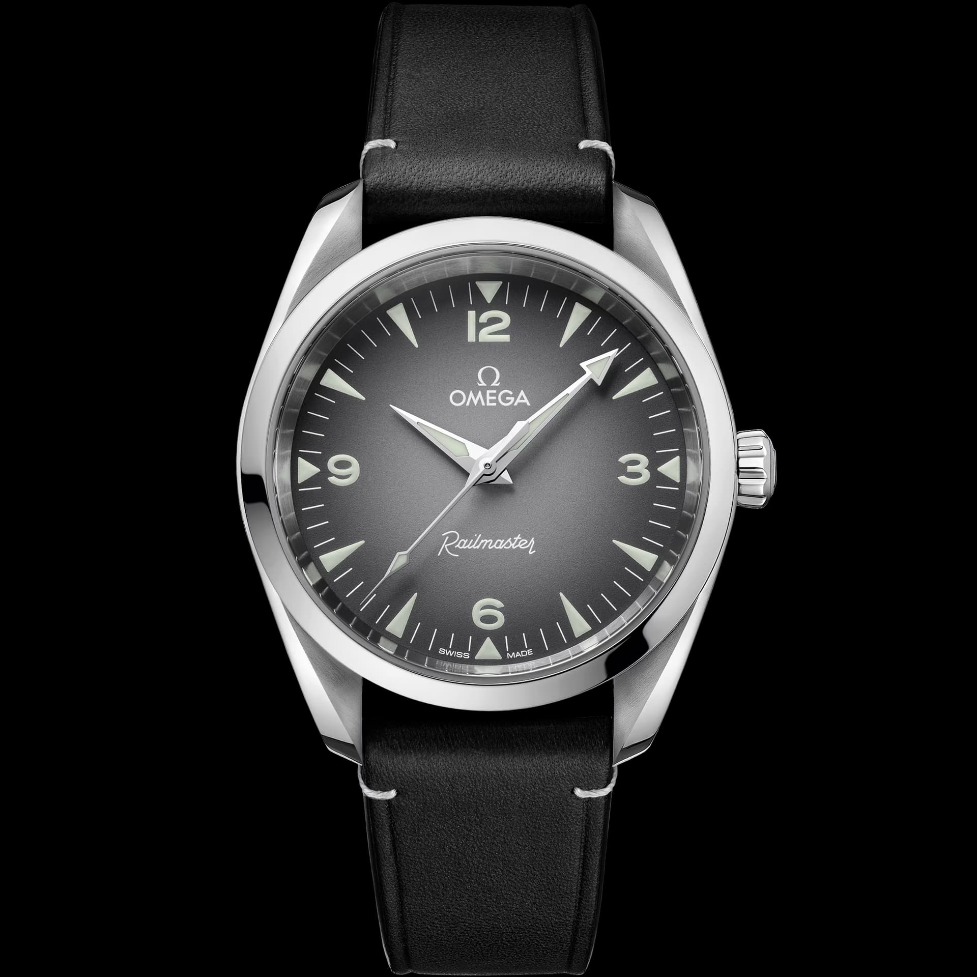 Omega Seamaster 38 mm, acier sur bracelet en cuir