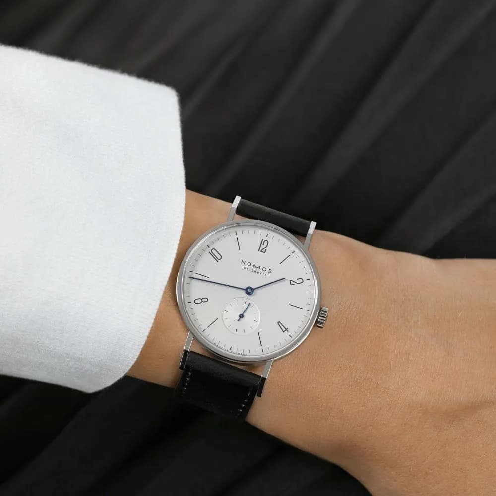 Nomos Tangente