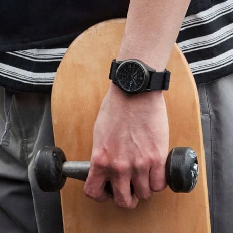 Seiko 5 Sports — cadran noir 39 mm