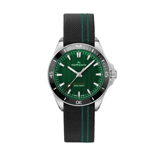 NORQAIN Montre Norqain Adventure Neverest Bracelet Toile Cadran Vert