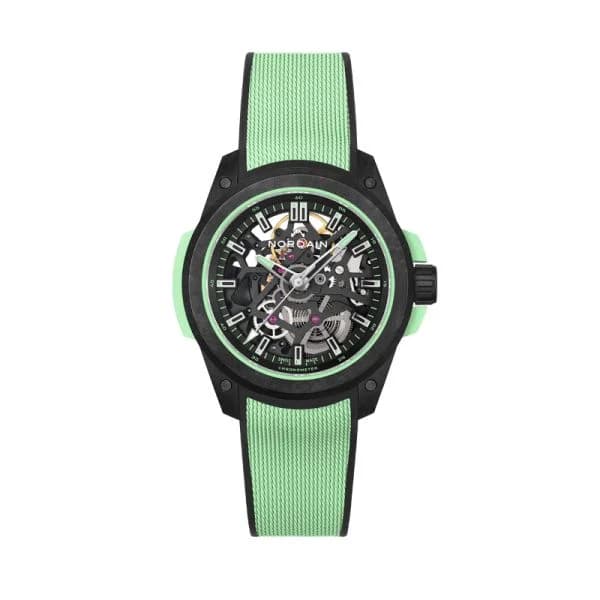 NORQAIN Montre Norqain Wild One Skeleton 39mm Purple Ice Blue Bracelet Caoutchouc