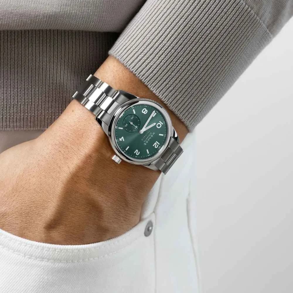 Nomos Montre NOMOS Club Sport Neomatik Petrol automatique fond verre saphir cadran vert petrol bracelet acier 37 mm