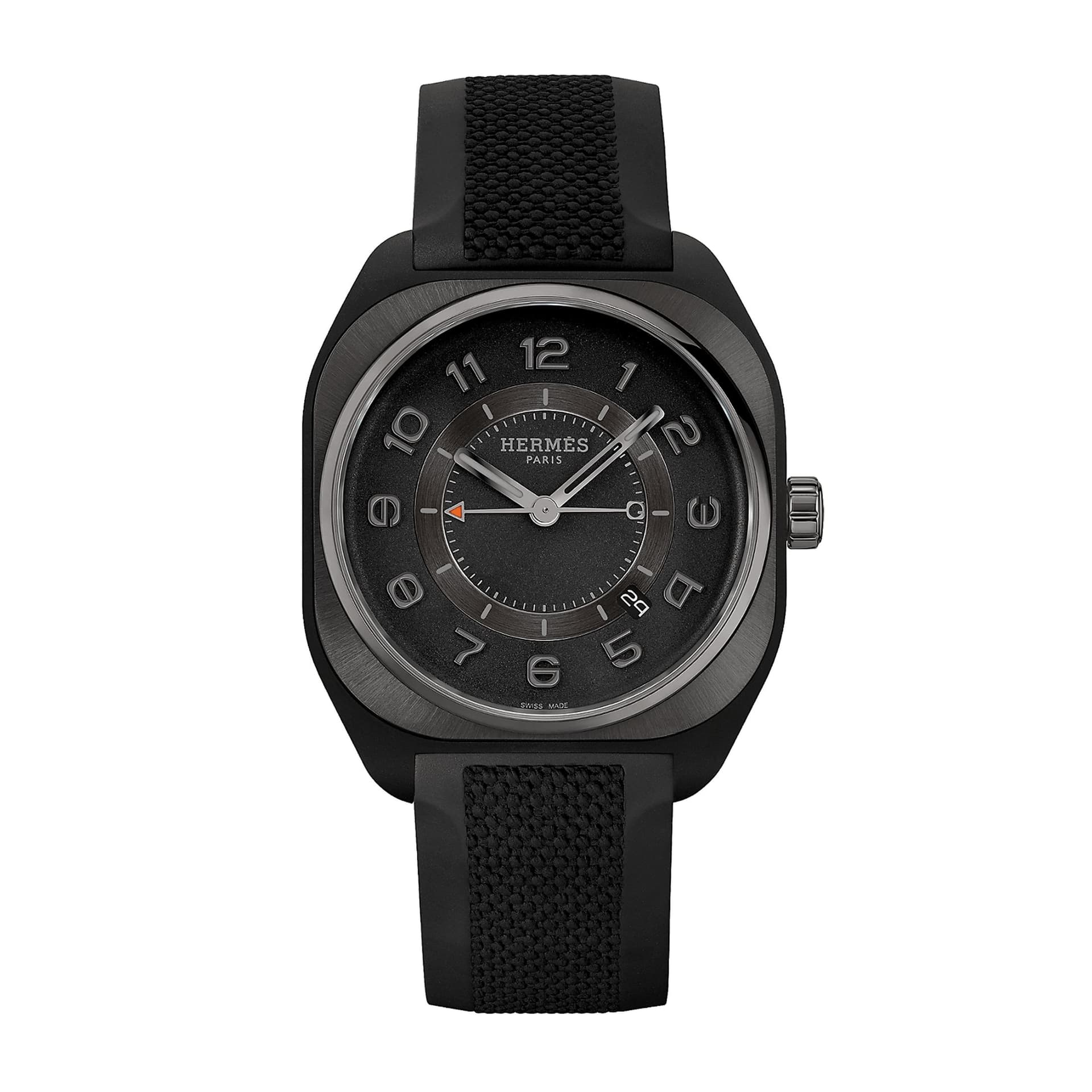 Hermès Montre Hermès H08 automatique cadran or noir bracelet caoutchouc noir 42 mm