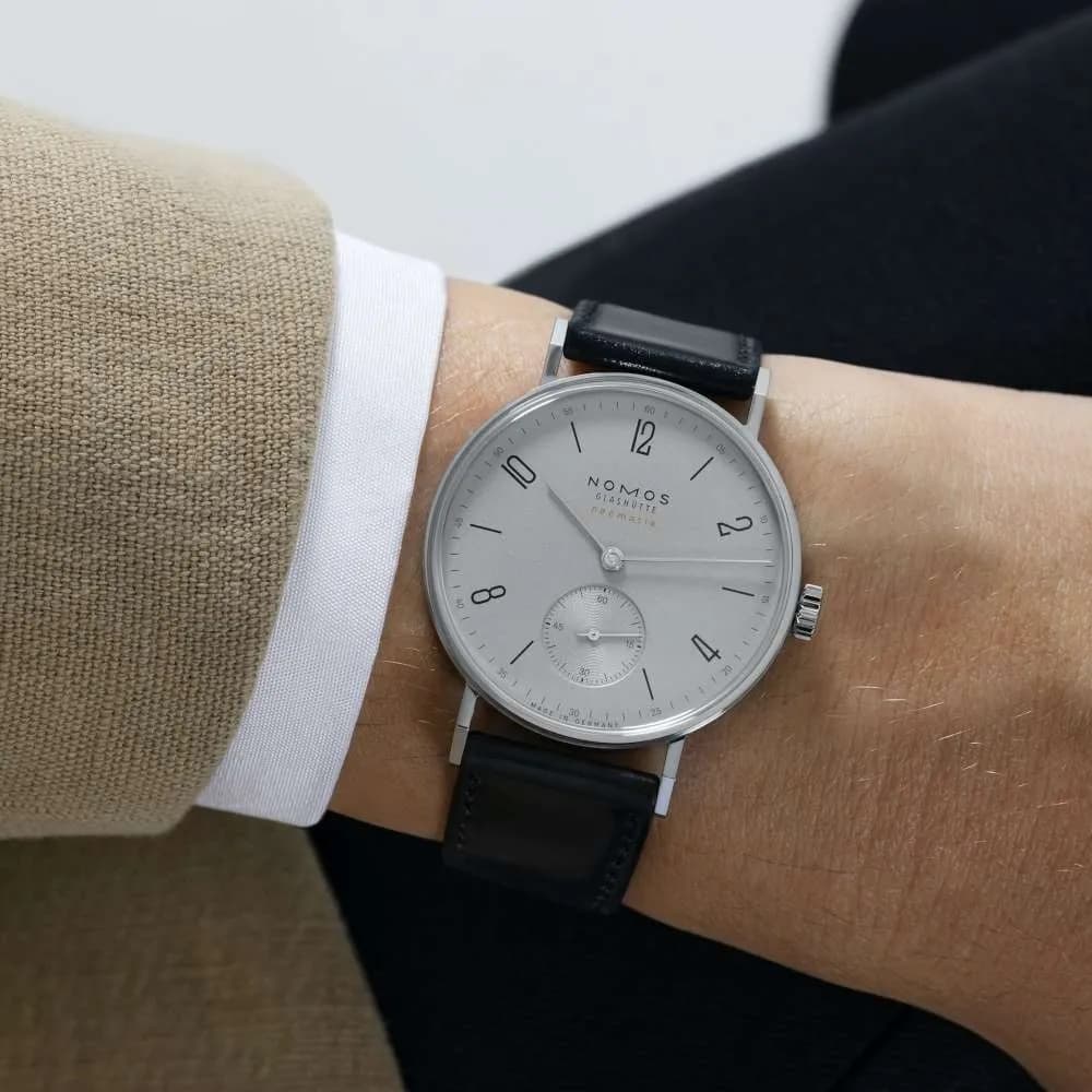 Nomos Tangente Neomatik Gris Platine