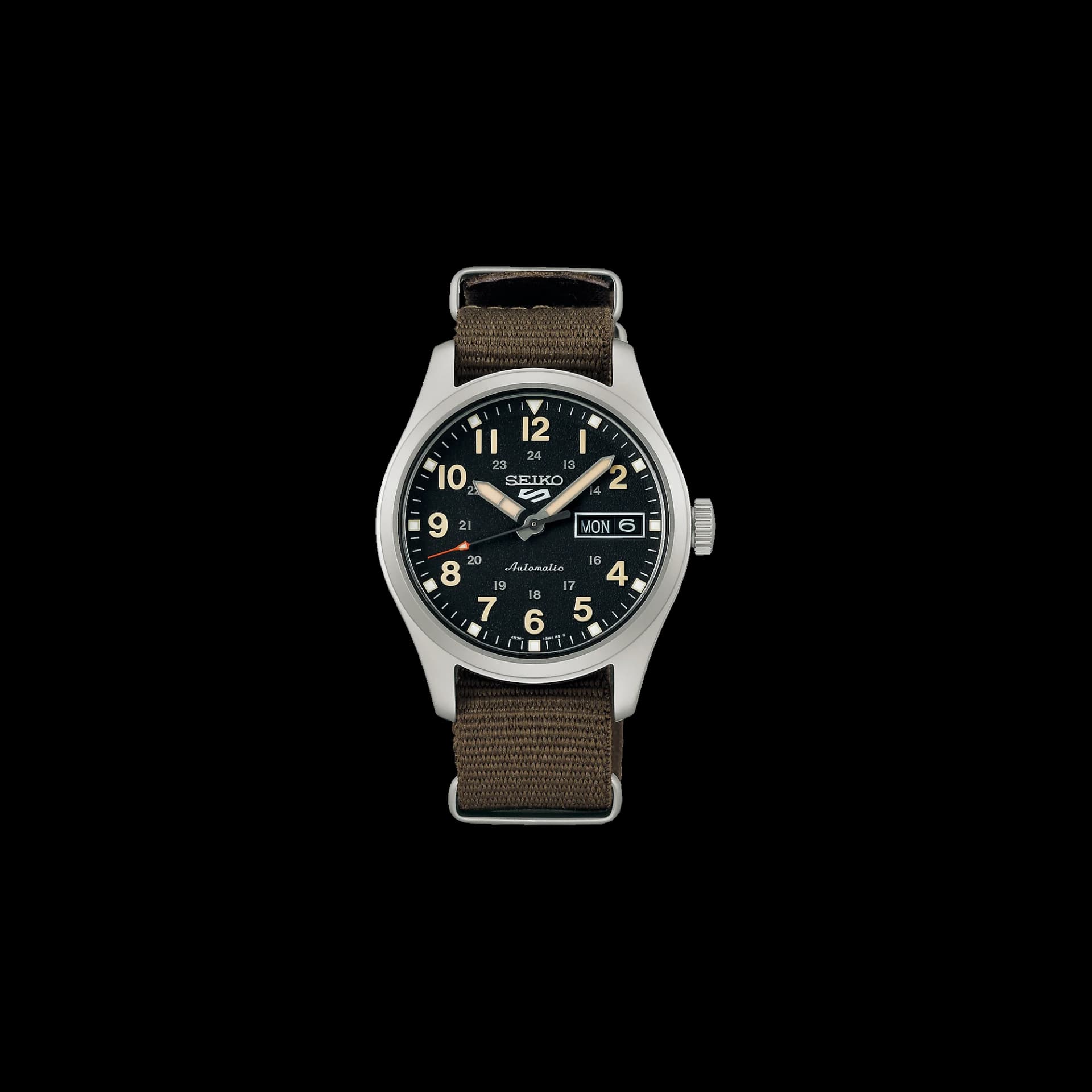 Seiko 5 — cadran noir bracelet textile/nato