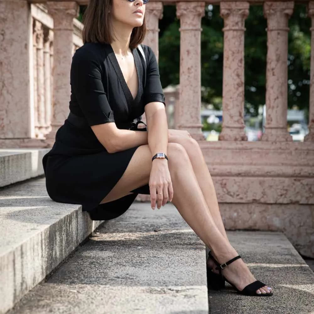 Frédérique Constant Montre Frédérique Constant Classics Carrée Ladies Quartz Cadran Bleu nuit Bracelet Cuir - FC-200NMCDCD14