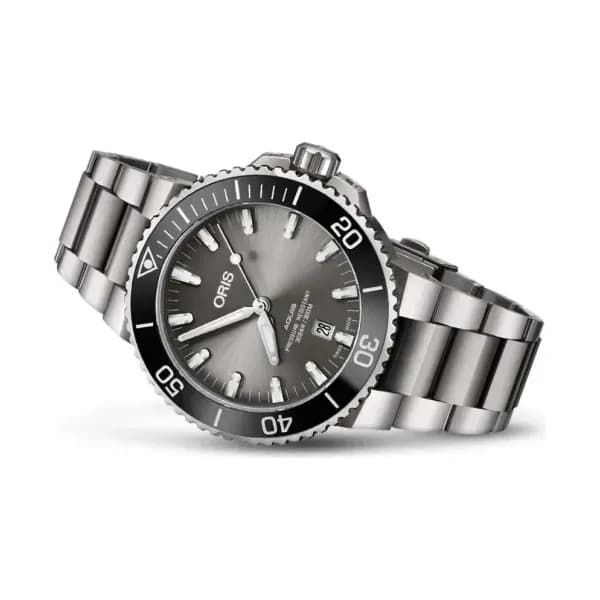 Oris Aquis Titanium Date