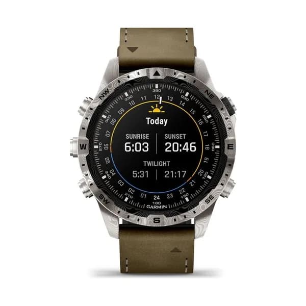 Garmin Montre Garmin Marq Gen 2 Adventurer saphir titane bracelets cuir marron et caoutchouc noir 46 mm