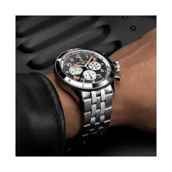 Breitling Super Avi B04 Chronograph GMT 46 Mosquito