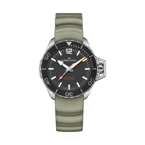 Hamilton Montre Hamilton Khaki Navy Frogman automatique cadran noir bracelet caoutchouc vert 41 mm