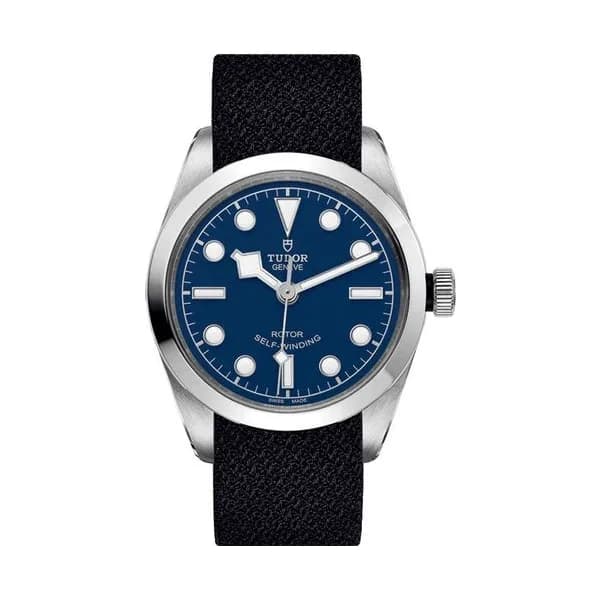 Tudor Montre Tudor Black Bay 36 automatique cadran bleu bracelet tissu noir 36 mm
