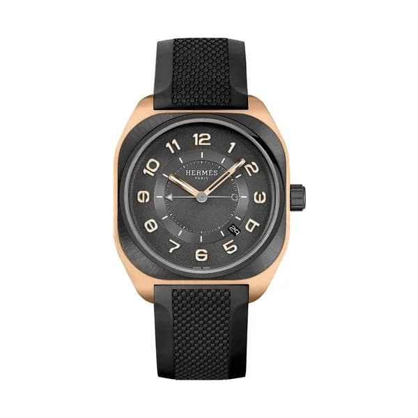Hermès Montre Hermès H08 Or Rose Titane automatique cadran noir bracelet caoutchouc noir 42 mm