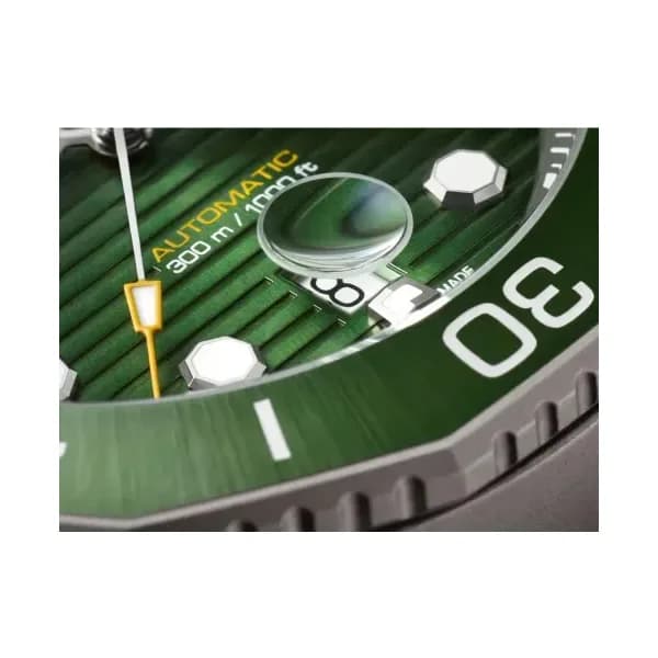TAG Heuer TAG Heuer Aquaracer Professional 300