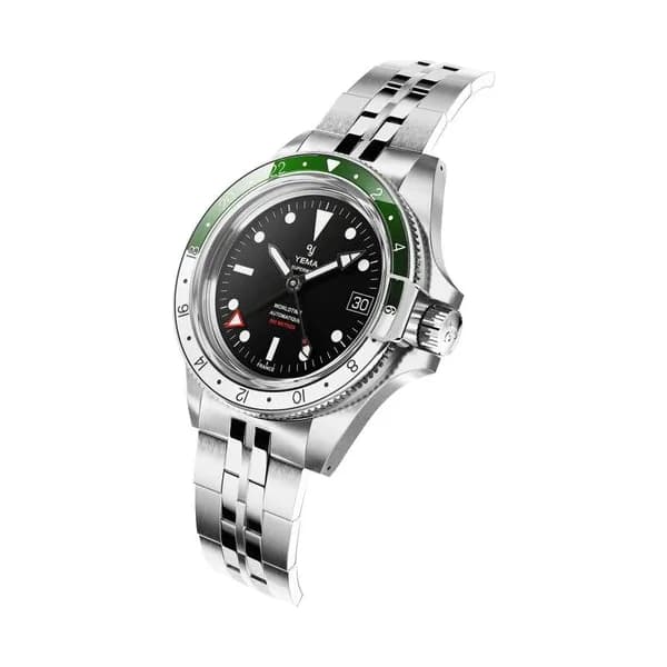 Yema Montre Yema Superman 500 GMT automatique lunette verte et blanche cadran noir bracelet acier 39 mm