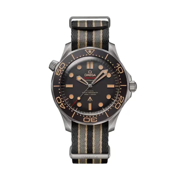 Omega Seamaster 42 mm, titane sur bracelet NATO