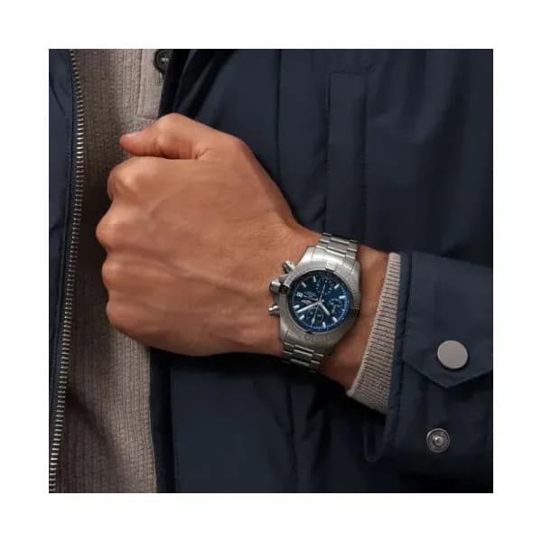 Breitling Avenger Chronograph 43