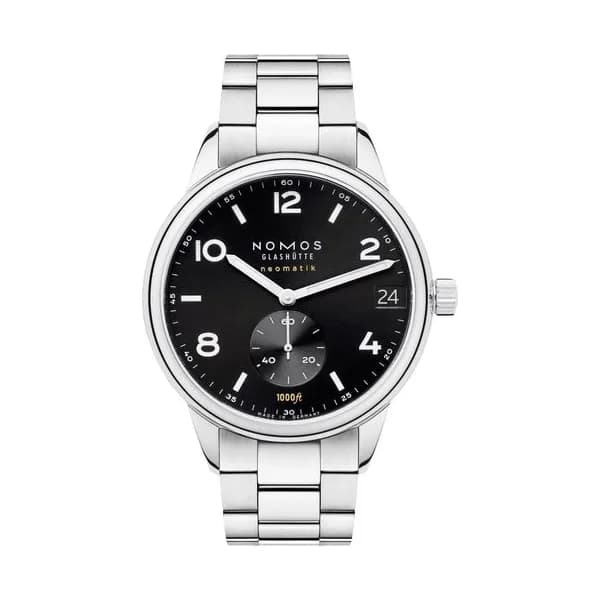 Nomos Montre NOMOS Club Sport Neomatik 42 date automatique cadran noir bracelet acier 42 mm