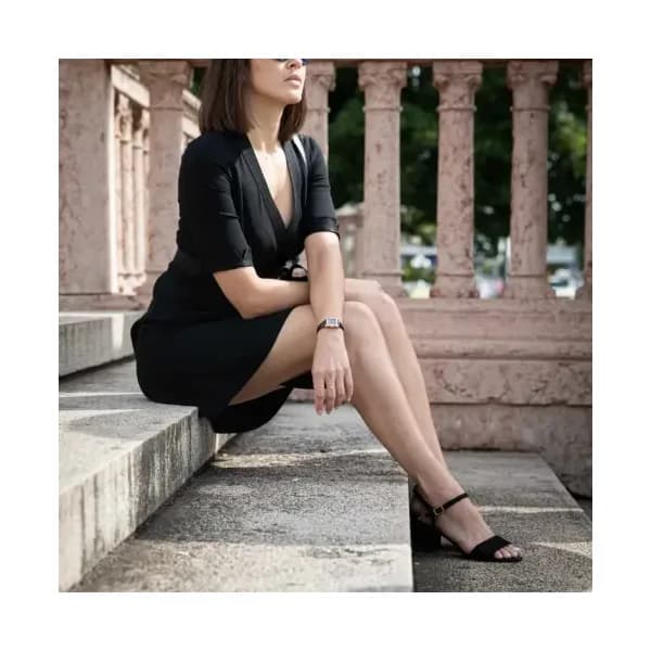 Frédérique Constant Montre Frédérique Constant Classics Carrée Ladies Quartz Cadran Bleu nuit Bracelet Cuir - FC-200NMCDCD14