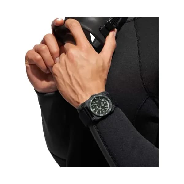 Bell & Ross BR-03 Diver Lum Outline